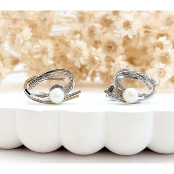 Abatract Modernist Ribbed Screw Back Sterling Faux Pearl Vintage Stud Earrings - Picture 1 of 10